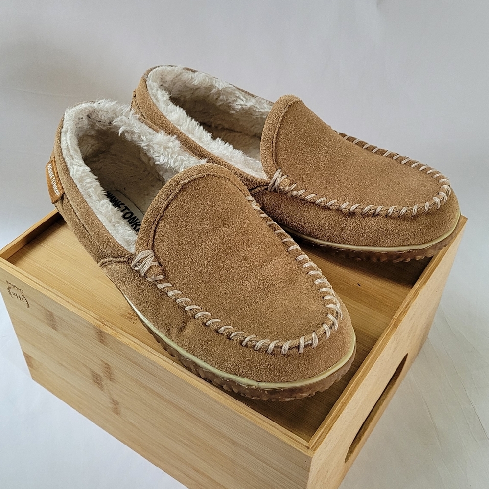 Minnetonka Womens Tempe Casual Shoe Size 9